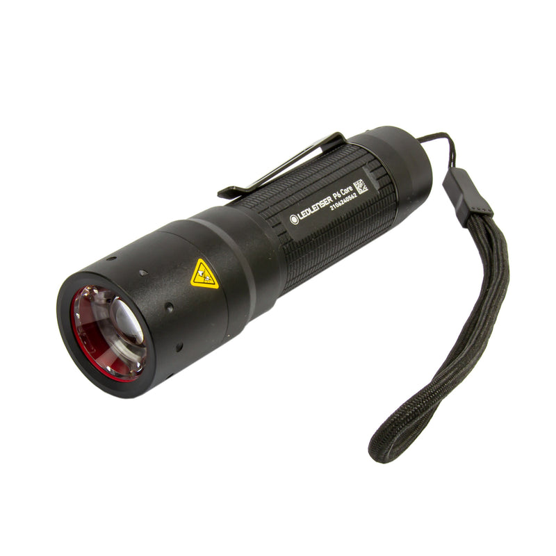 P6 CORE LED Taschenlampe mit max. 300 Lumen Leuchtkraft, Schwarz, inkl. Batterien